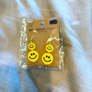 NEW Smile earrings
